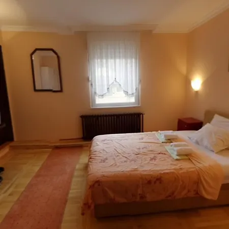 Jet Set Prenociste 3*