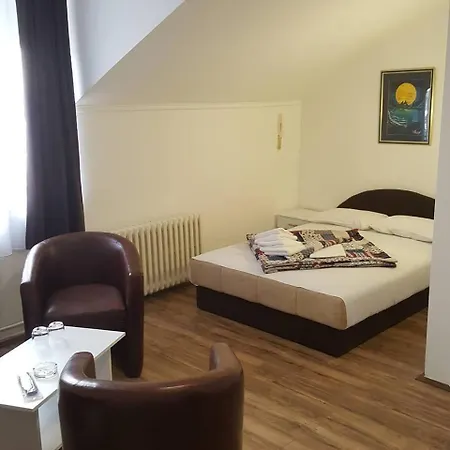 Jet Set Prenociste 3*